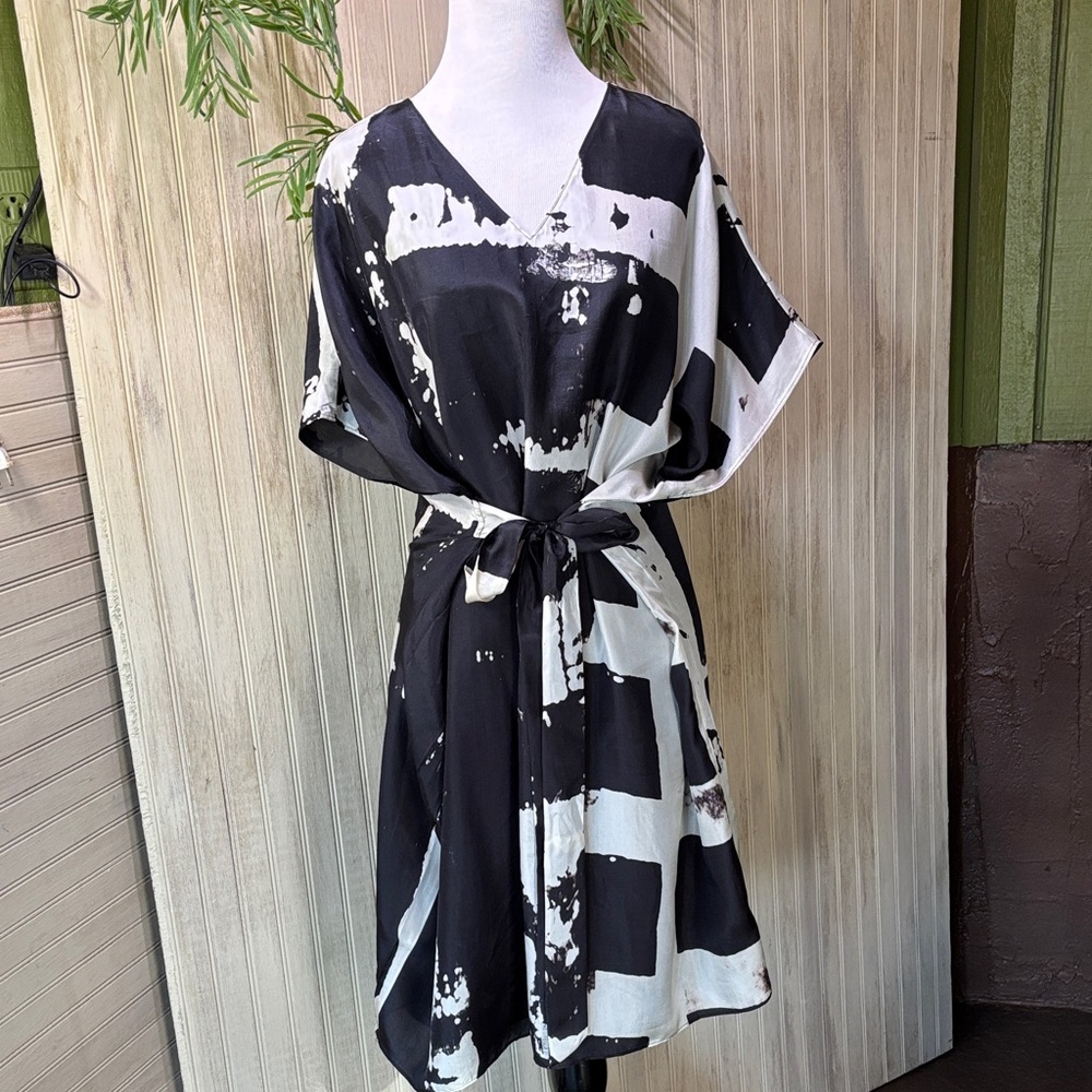 Eileen Fisher Black White Silk Abstract Shodo Inspired Midi Dress, Medium, NWOT